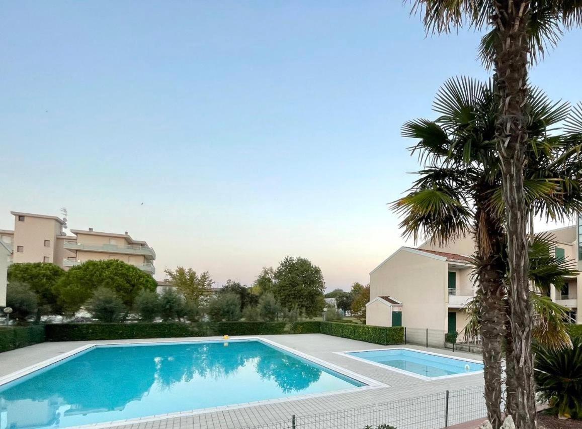 Apartment Caorle De Lux Swimming Pool, Parking, Garden Dış mekan fotoğraf